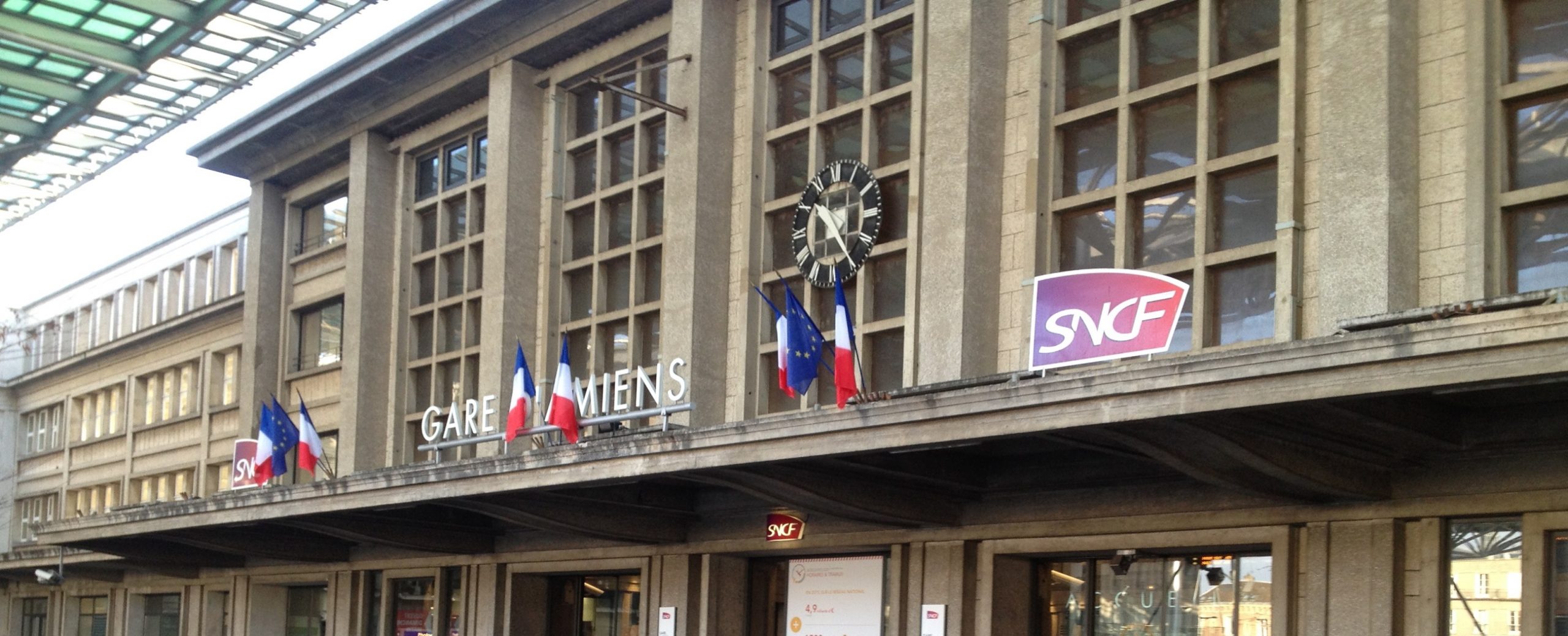 You are currently viewing La gare d’Amiens et son parvis. Une déchéance en cours.