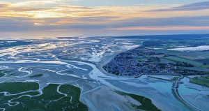 Lire la suite à propos de l’article Amiens, porte de la baie de Somme : une réflexion sur notre communication touristique et notre lien à mer.
